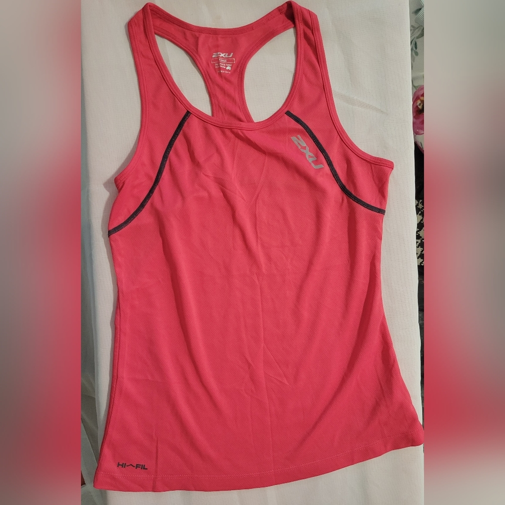 2XU tank top